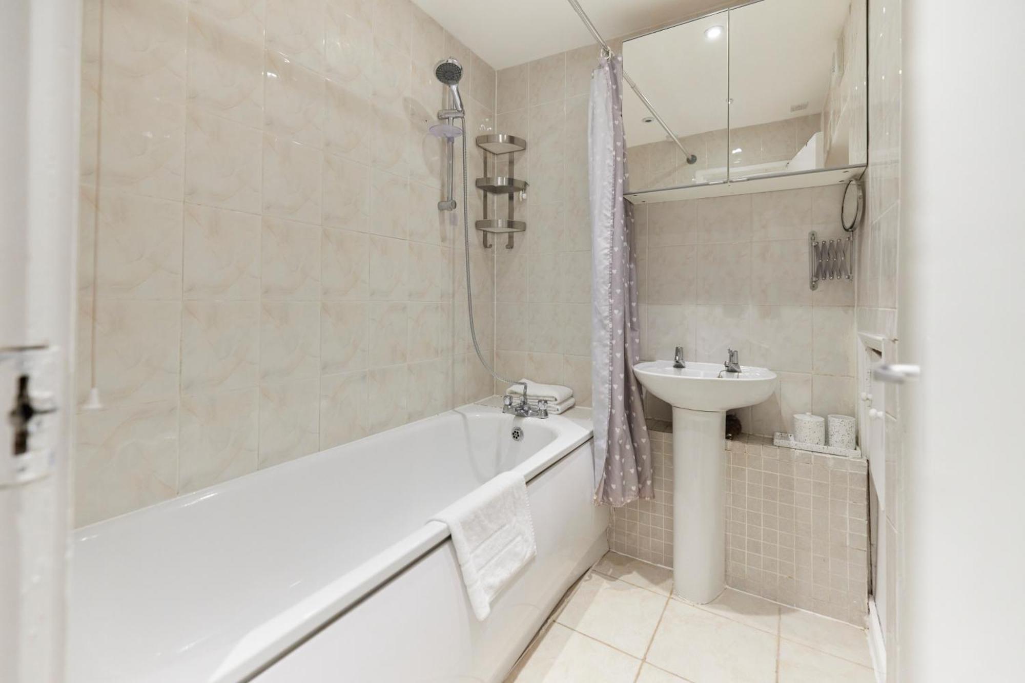 The Kennington Park Crib - Lovely 2Bdr Flat With Garden 伦敦 外观 照片